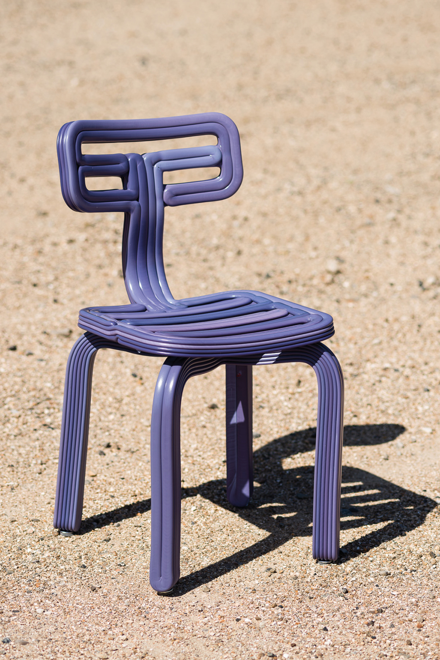 chaise Very Peri © Studio KOOIJ