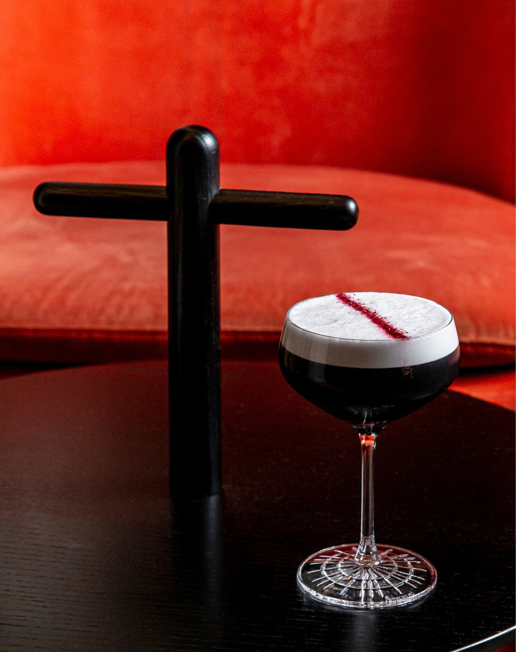 Hôtel Sinner Paris - détail croix et cocktail